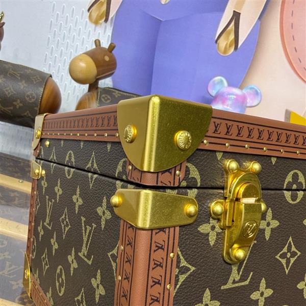 2026124135738779 100